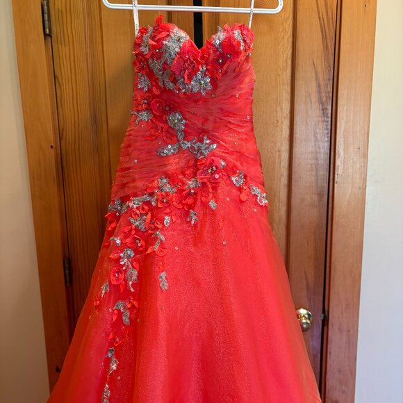 Tony Bowls Le Gala Strapless/One Shoulder/Or with Straps Formal/Prom Dress - Picture 2 of 16